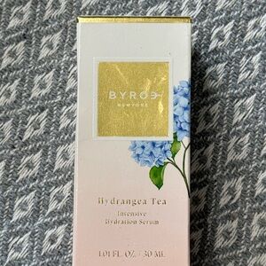 BYROE Hydrangea Tea Intensive Hydration Serum - Gold and White